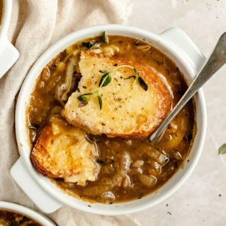 Reconfortante sopa de cebolla con huevo y jamón 82 Merca2.es Aportes al organismo de la sopa de cebolla con huevo y jamón