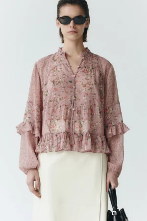 Lo nuevo de Sfera: prendas irresistibles para renovar tu armario con estilo 55 Merca2.es Top flores patch