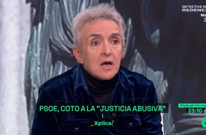 Un famoso cantante llama "capo de una familia mafiosa" a Juan Carlos I en directo 101 Merca2.es El artículo 56.3 de la Constitución es un escudo legal para Juan Carlos I