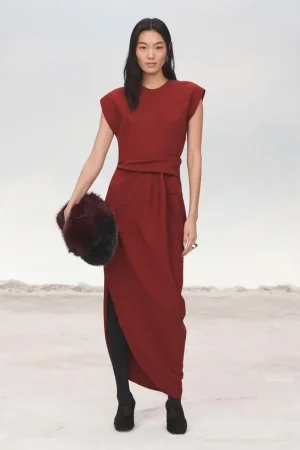 El vestido tendencia de Zara para brillar este año nuevo elegante, cómodo y perfecto para cualquier ocasión 33 Merca2.es VESTIDO DRAPEADO ASIMÉTRICO LIMITED EDITION