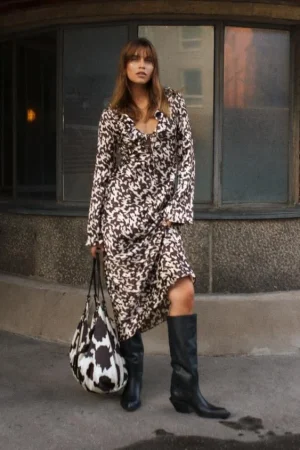 VESTIDO SATINADO ESTAMPADO VOLANTES