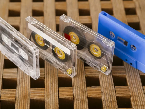 cassette tape collection arranged row Merca2.es