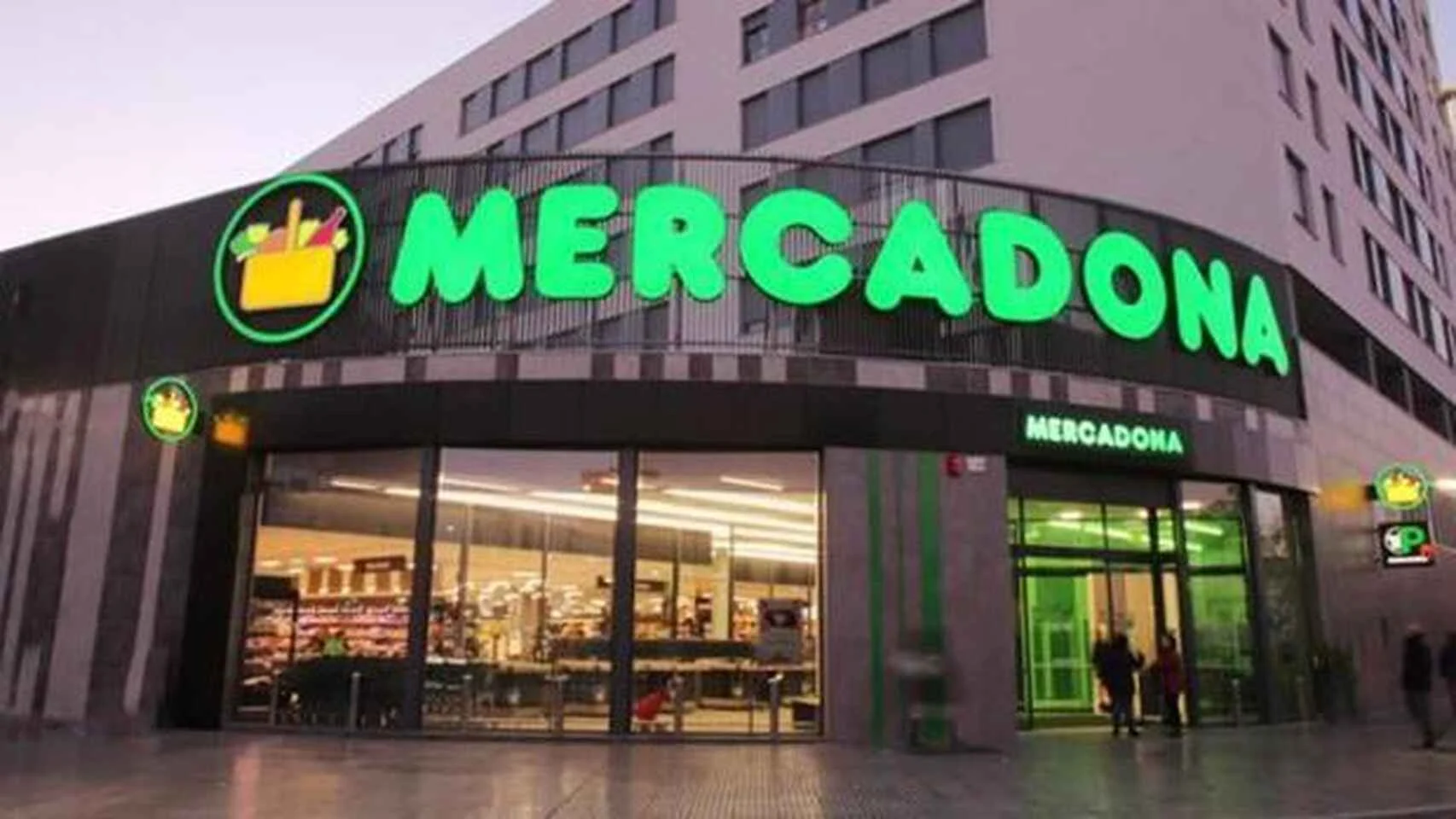 La marca blanca de Mercadona, Dia y Carrefour destrona a Nestlé, Coca-Cola y Danone