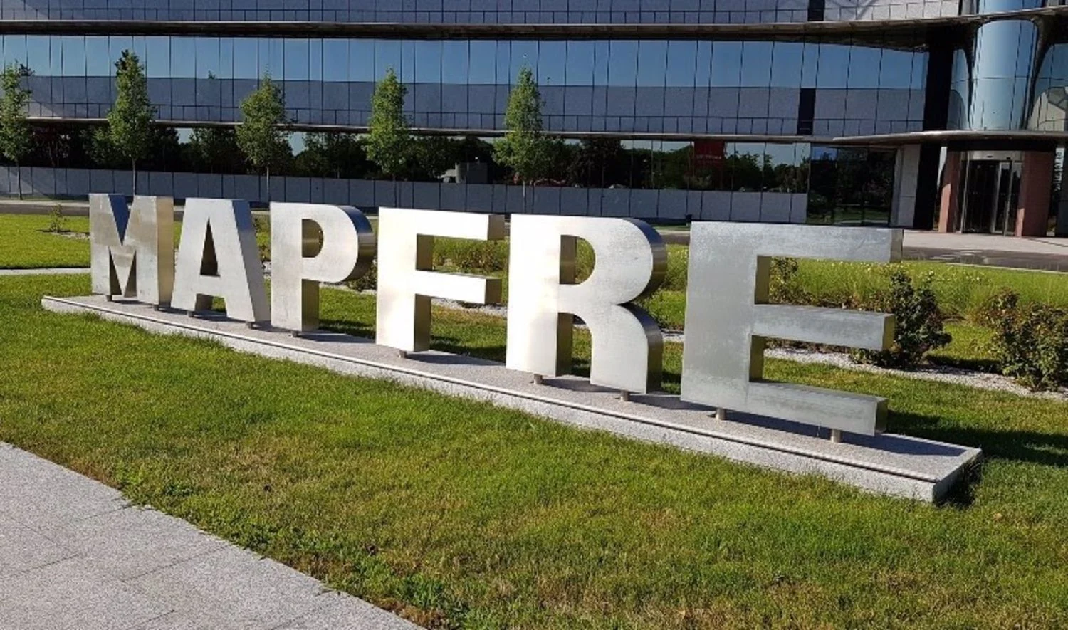 Mapfre marca nuevos máximos al actualizar al alza los objetivos del Plan 2024-26