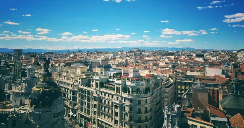 Si Tinder no funciona: el rincón secreto de Madrid para recibir propuestas de matrimonio