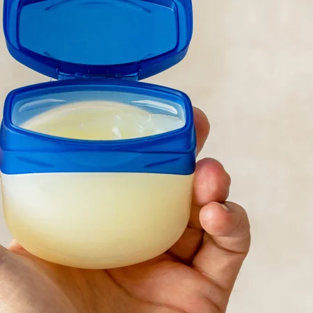 Recupera la juventud de tu rostro con el remedio que las cosméticas intentaron silenciar 1 Merca2.es Juventud plena en cada ingrediente de la mezcla