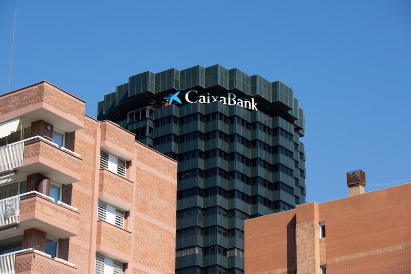 CaixaBank invierte 1.368 millones en tecnología y desarrollo en 2024, un 8,3% más