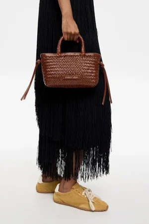 El bolso de Bimba y Lola que arrasará esta primavera ya está disponible 21 Merca2.es Bolso shopper mini piel nuez