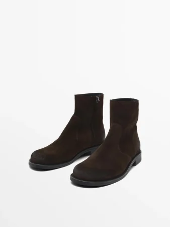 Siente el lujo y la comodidad en cada paso con estos botines de Massimo Dutti 41 Merca2.es Botín plano serraje engrasado