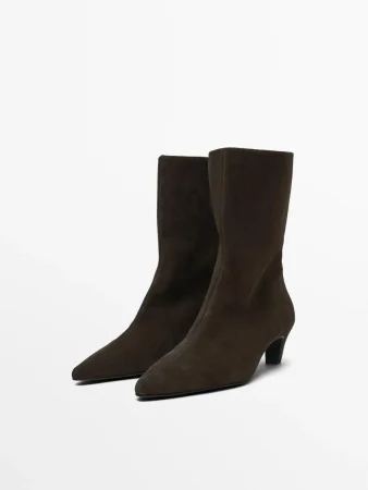Siente el lujo y la comodidad en cada paso con estos botines de Massimo Dutti 42 Merca2.es Botín tacón serraje