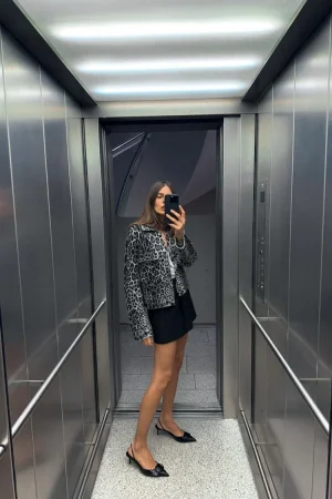 ¿Una chaqueta para todo? Zara tiene la prenda que querrás usar en cualquier ocasión 8 Merca2.es CHAQUETA PUNTO JACQUARD ANIMAL