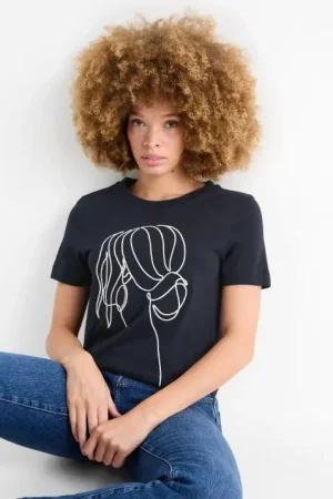 Camiseta con relieve