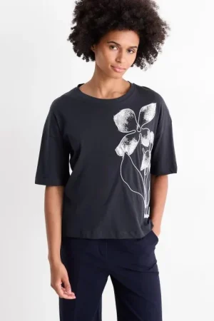 Camiseta con relieve