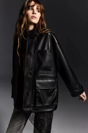 Chaqueta larga efecto piel