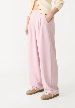 El pantalón de vestir de Stradivarius que se convertirá en el must-have de tu armario 14 Merca2.es Pantalón vestir balloon petite