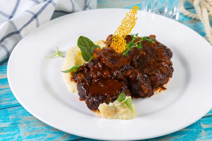 Preparando la salsa de cerveza y verduras
