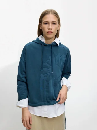 La tendencia floral se apodera de las novedades de Parfois: estampados románticos que vas a querer en tu armario 39 Merca2.es Sweatshirt With Daisy Patch