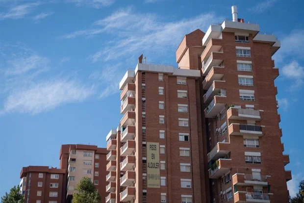 Mejorar la eficiencia en lugar de reducir la demanda es la clave para descarbonizar la vivienda
