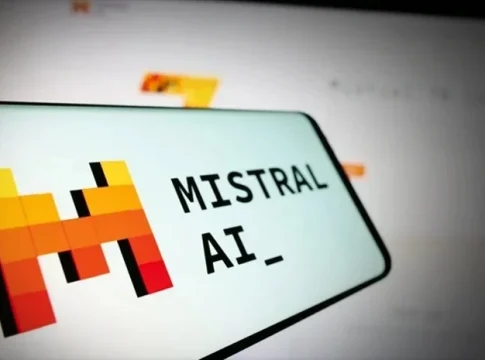ASML, Mistral, Airbus, Total Energies o Siemens: la IA europea quiere crecer sin Ley ASML, Mistral, Airbus, Total Energies o Siemens: la IA europea quiere crecer sin Ley
