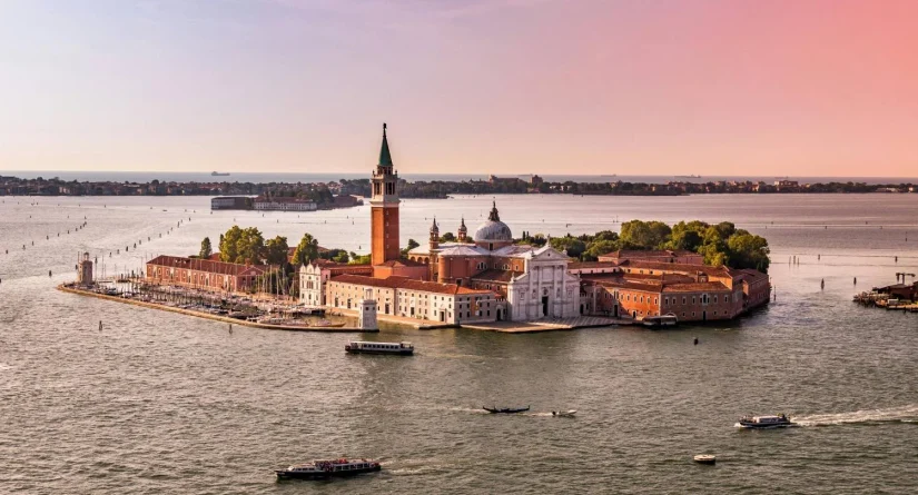 Los valientes: así fue la expedición de dos turistas que fueron a la isla más temida de Europa 