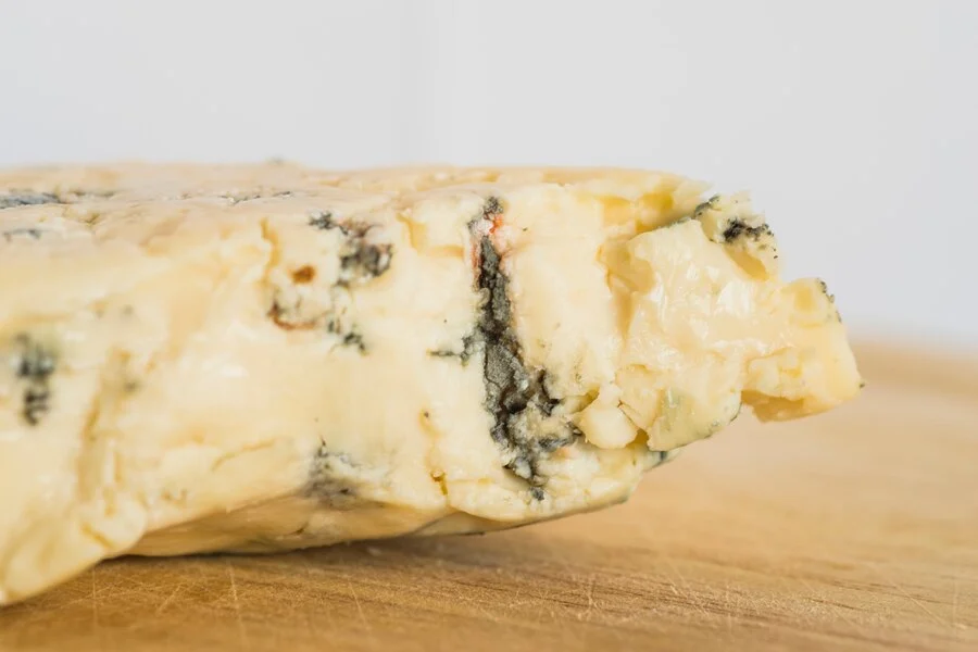 Retiran un famoso queso francés tras la advertencia de la AESAN