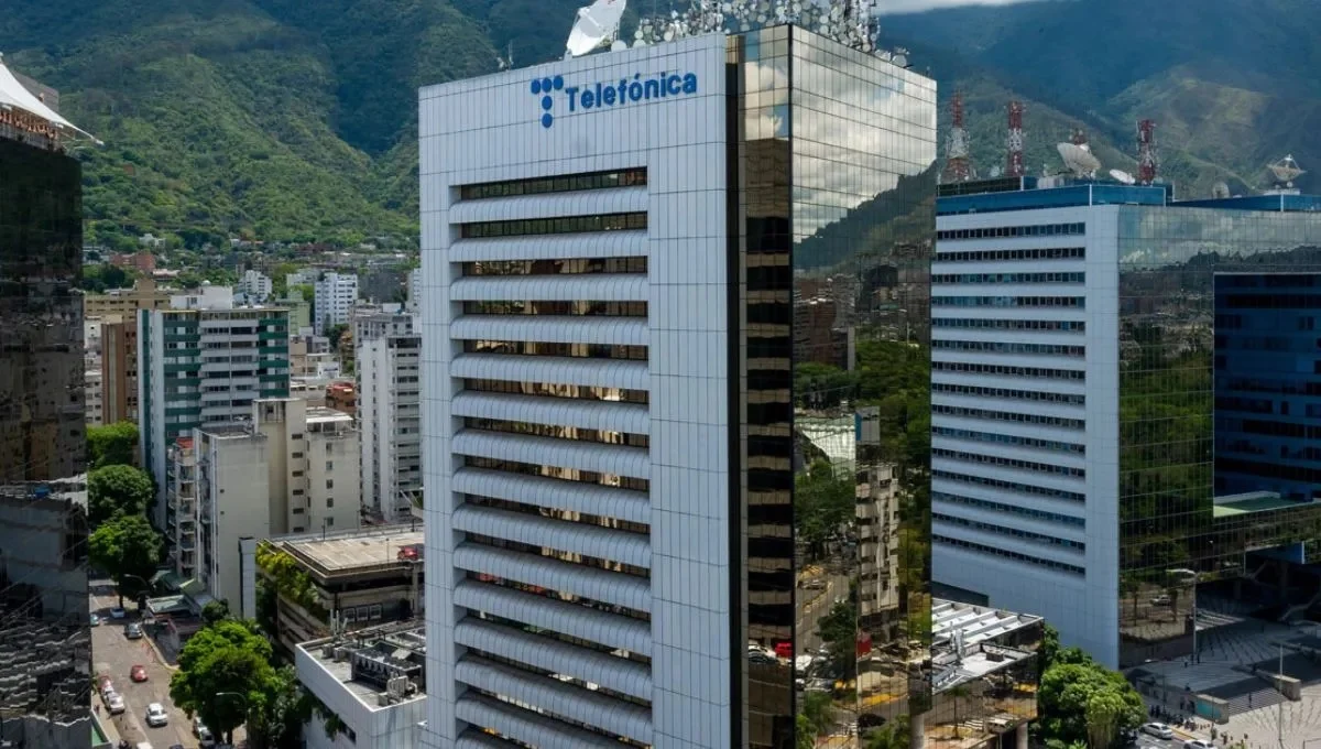 Telefónica, acusada de bloquear a EFE en Venezuela por una entrevista a una opositora de Maduro