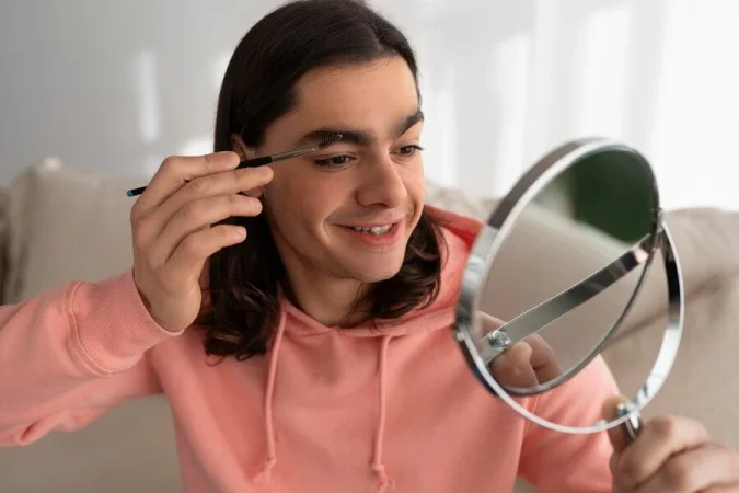 La tendencia de Tiktok de maculinizar la mirada