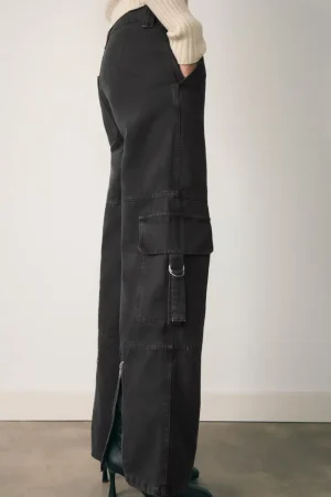 vaqueros de mango 0450cbb0 250212111426 800x1200 Merca2.es