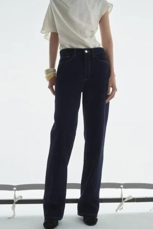 vaqueros de mango 0f2d5aa4 250212111346 800x1200 Merca2.es