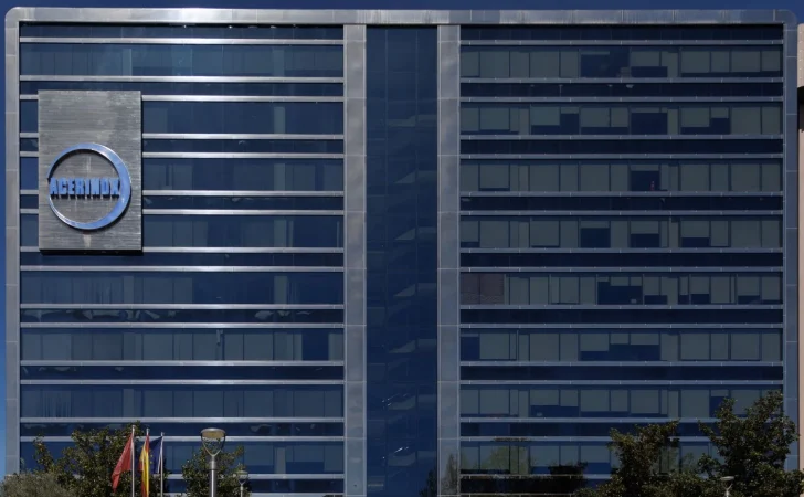 Acerinox: Bankinter percibe expectativas de mejora en la actividad de inoxidable 1 Merca2.es Acerinox fachada edificio Merca2.es