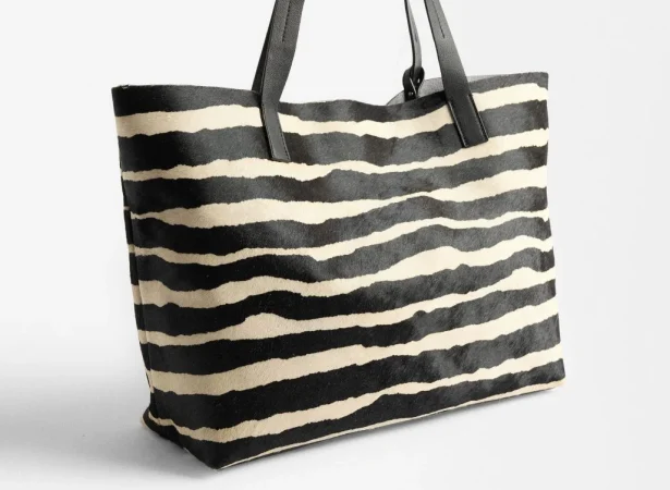 Bimba y Lola y Parfois tienen a un precio increíble sus nuevos bolsos grandes de piel 26 Merca2.es Bolso de cuero con diseño a rayas