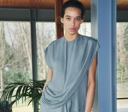 4. Colección de mezcla de lino con drapeed - € 80 en Zara