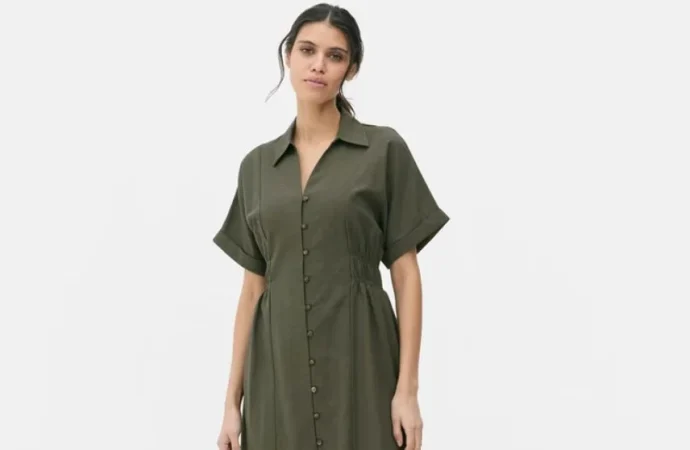 10. Vestido camisero verde (22€)
