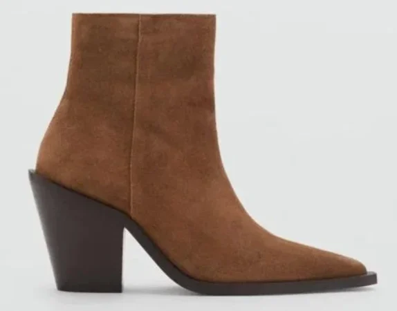 Estas son todas las novedades de Mango para esta primavera 64 Merca2.es Botines de serraje de Mango (59,99 euros)