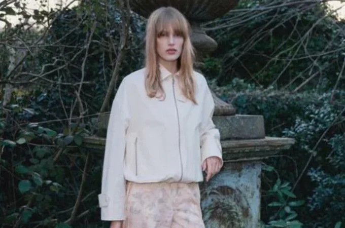 Estas son todas las novedades de Mango para esta primavera 56 Merca2.es Camisa de Mango blanco (49.99 euros)