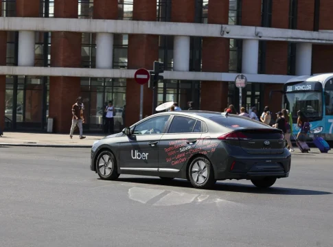 Uber en Atocha. Fuente: Agencias