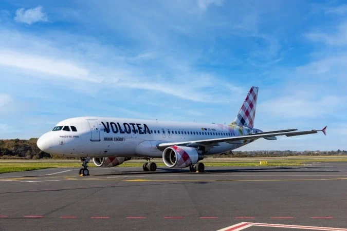 AENA tira de Vueling y Volotea por el abandono de Ryanair 1 Merca2.es Avión de Volotea.
Fuente: Agencias