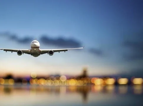 Vuelo aterrizando en Sevilla. Fuente: Agencias Vuelo aterrizando en Sevilla. Fuente: Agencias
