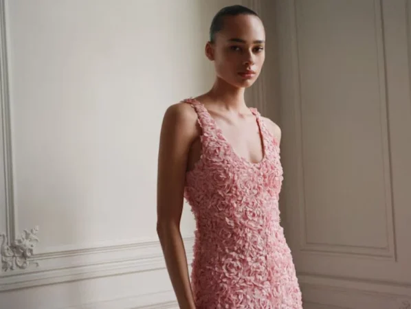 Vestido rosa de Mango - 180 €