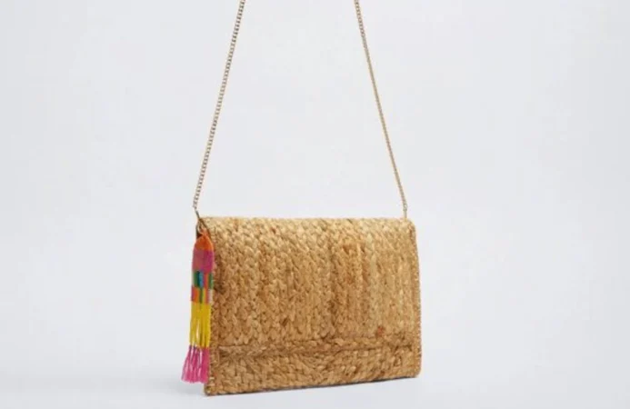 Bolsas cruzadas para un aspecto relajado