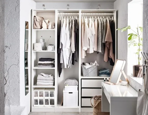 Un método sencillo y económico para guardar los abrigos