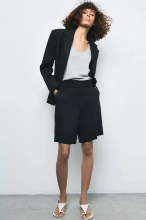 Bermuda con corte fluido