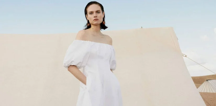 1. Vestido blanco sencillo de Sfera (69,99€)