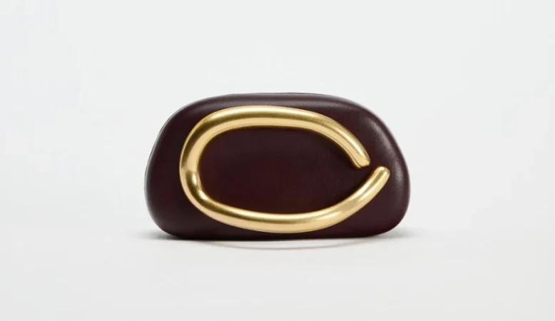 4 Bolsa Mini con mango de metal: para un toque de frescura y originalidad