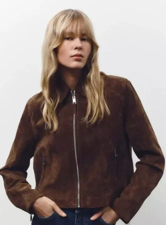 7. Una chaqueta cazadora en piel: una inversión que te durará muchas temporadas