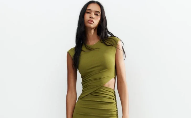 5. Vestido tipazo cut-out de Zara