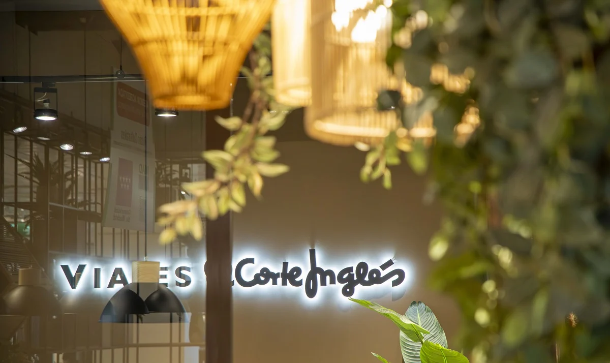 ¿Buscas un buen sofá cama a un buen precio? El Corte Inglés está liquidando los mejores