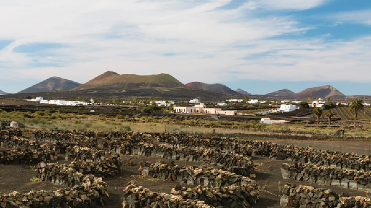 Timanfaya, el único Parque Nacional de origen volcánico en España 1 Merca2.es lanzarote 2 Merca2.es