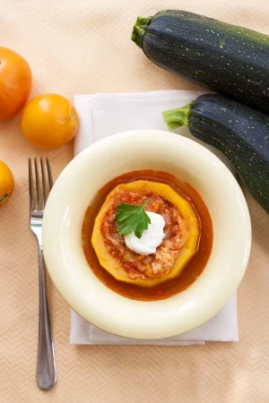 zucchini stuffed with meat vegetables stewed tomato sauce Merca2.es