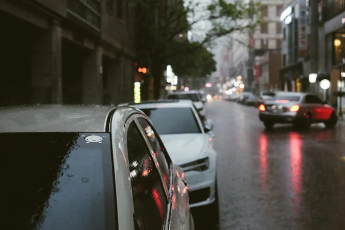 La DGT te multa con 200 euros si aparcas aquí aunque sea 'solo un minuto': la norma infranqueable